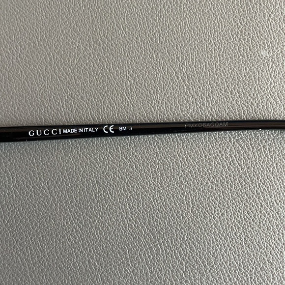 GUCCI Sunglasses - Picture 5 of 6